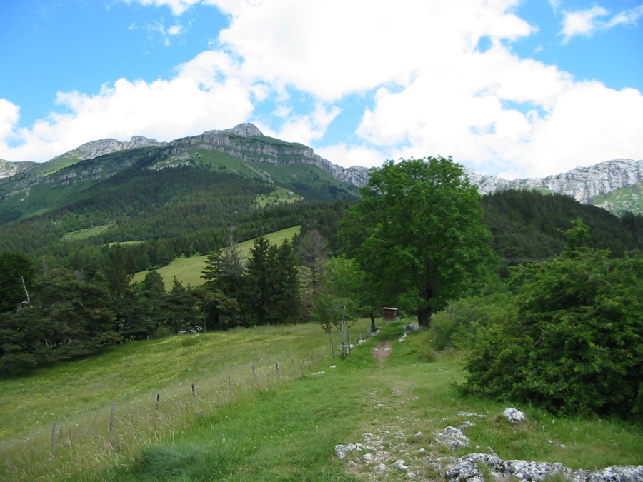 en direction de la Fauge