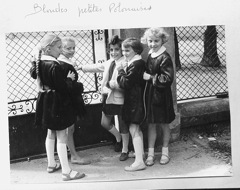 56-60 PL 21 écolières blondes