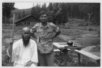 078 GEORGES avec son ami moine boudhiste