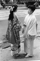 094 Demoiselles en conversation à TOKYO